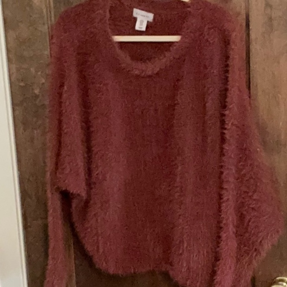 If It Were Me Fuzzy furry long sleeved cropped sweater size medium